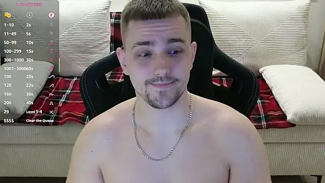 Snapshot of Larstar01 chatting on 5, 2, 2026 Larstar01 online show from 5, 2, 2026