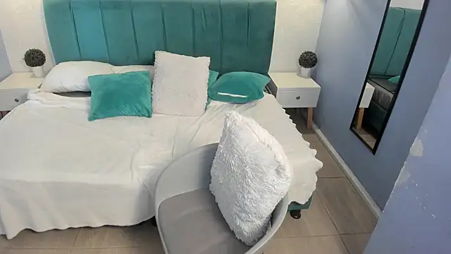 Snapshot of tiffani__love chatting on 13, 2, 2025 tiffani love online show from 13, 2, 2025