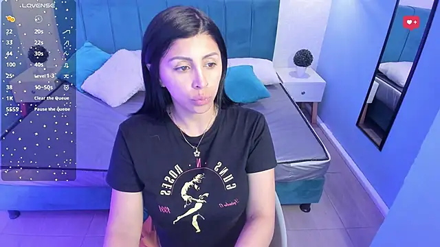Snapshot of tiffani__love chatting on 14, 2, 2025 tiffani love online show from 14, 2, 2025