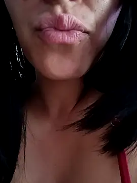 Snapshot of tiffani__love chatting on 9, 10, 2025 tiffani love online show from 9, 10, 2025