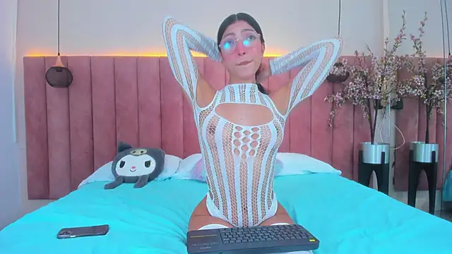 Snapshot of MarianaBranzz chatting on 13, 1, 2025 MarianaBranzz online show from 13, 1, 2025