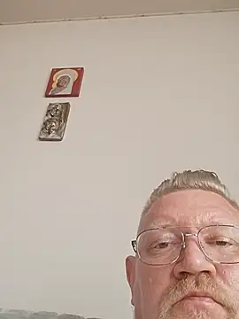 Snapshot of Pol1074 chatting on 10, 6, 2026 Pol1074 online show from 10, 6, 2026