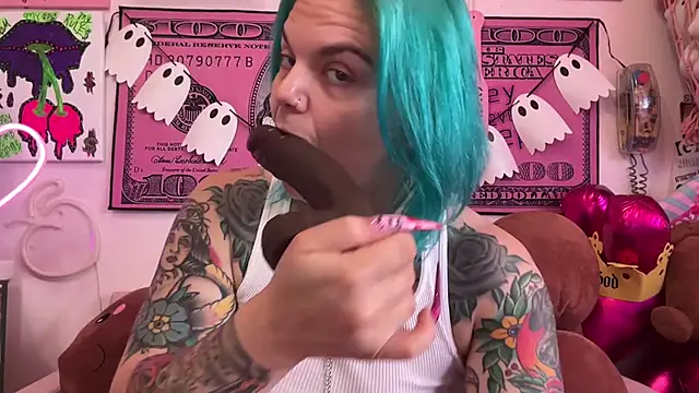 Snapshot of CherryBombBomb chatting on 7, 10, 2025 CherryBombBomb online show from 7, 10, 2025