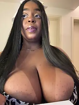 Snapshot of latinababyy chatting on 2, 11, 2025 latinababyy online show from 2, 11, 2025