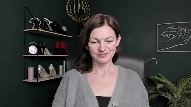 VivianWILD online show from 28, 10, 2025