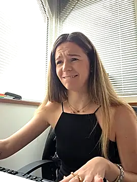 lucie mehott online show from 30, 3, 2026