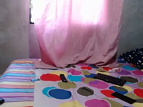 Snapshot of Giselabrunette25 chatting on 22, 5, 2026 Giselabrunette25 online show from 22, 5, 2026