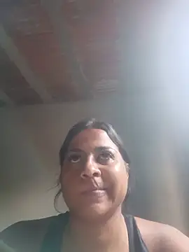 Snapshot of Giselabrunette25 chatting on 25, 5, 2026 Giselabrunette25 online show from 25, 5, 2026