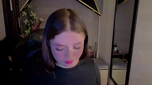 Snapshot of almma_shy chatting on 23, 10, 2025 almma shy online show from 23, 10, 2025