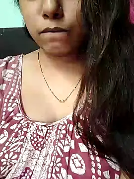 Snapshot of sexyindi_couple chatting on 15, 1, 2025 sexyindi couple online show from 15, 1, 2025