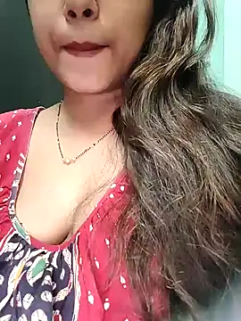 Snapshot of sexyindi_couple chatting on 2, 2, 2025 sexyindi couple online show from 2, 2, 2025