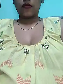 Snapshot of sexyindi_couple chatting on 5, 2, 2025 sexyindi couple online show from 5, 2, 2025