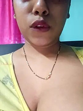 Snapshot of sexyindi_couple chatting on 21, 3, 2025 sexyindi couple online show from 21, 3, 2025