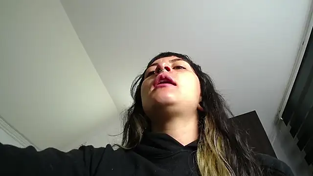 Naughty Kittenm online show from 17, 12, 2025