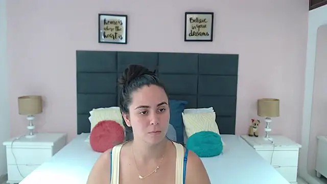 Snapshot of MadisonJenner chatting on 15, 1, 2025 MadisonJenner online show from 15, 1, 2025