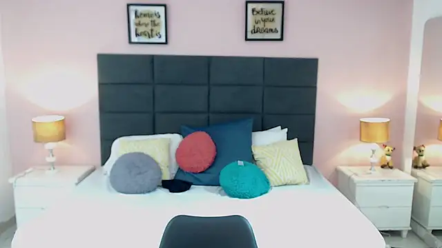 Snapshot of MadisonJenner chatting on 6, 3, 2025 MadisonJenner online show from 6, 3, 2025