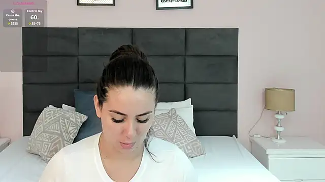 Snapshot of MadisonJenner chatting on 18, 1, 2026 MadisonJenner online show from 18, 1, 2026