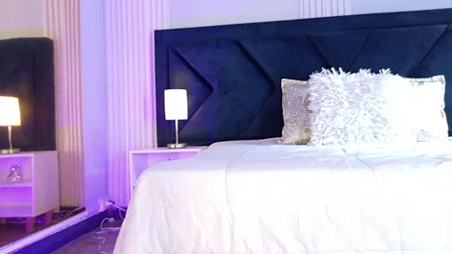 Snapshot of MollyCruz chatting on 29, 10, 2025 MollyCruz online show from 29, 10, 2025