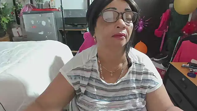 Snapshot of Mrs_mommy_ chatting on 23, 11, 2025 Mrs mommy online show from 23, 11, 2025