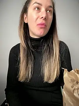 HotXMom online show from 14, 1, 2026