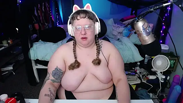 FatVeronica online show from 6, 3, 2025