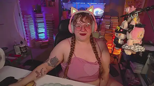 Snapshot of FatVeronica chatting on 8, 8, 2026 FatVeronica online show from 8, 8, 2026
