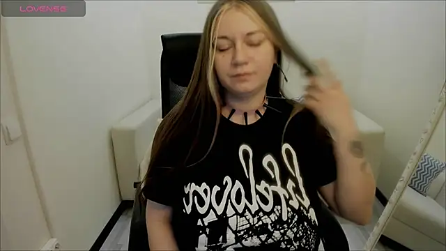 AlisaBacker online show from 12, 12, 2024