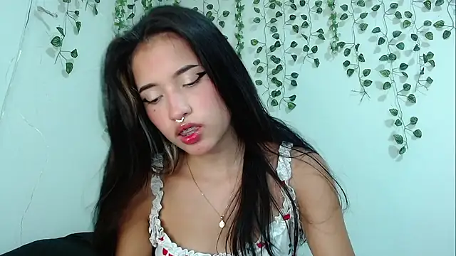 Snapshot of laurita_rico chatting on 10, 9, 2025 laurita rico online show from 10, 9, 2025