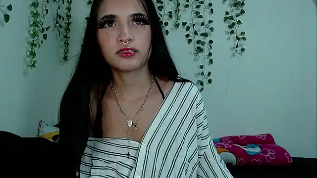 Snapshot of laurita_rico chatting on 17, 9, 2025 laurita rico online show from 17, 9, 2025