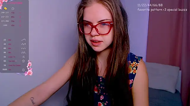 Snapshot of Sarah_HS chatting on 13, 7, 2026 Sarah HS online show from 13, 7, 2026