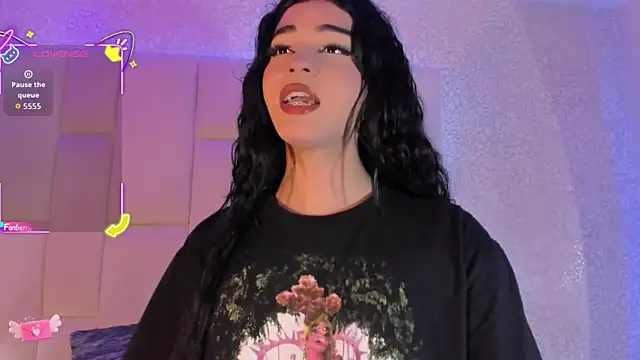 Snapshot of Summer_walkerr chatting on 9, 9, 2025 Summer walkerr online show from 9, 9, 2025