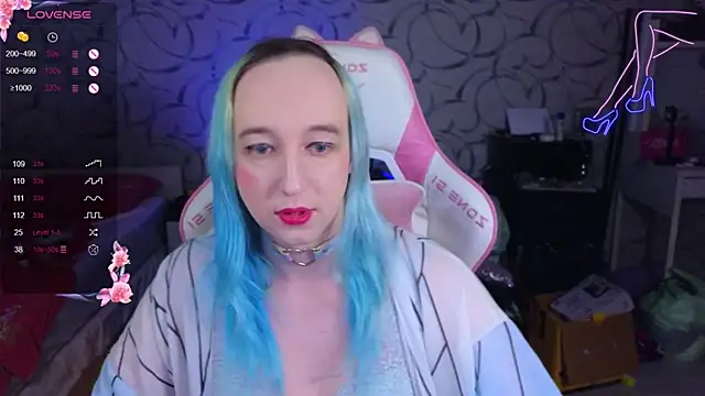 Snapshot of TheTrixy chatting on 14, 11, 2025 TheTrixy online show from 14, 11, 2025