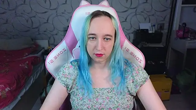 Snapshot of TheTrixy chatting on 18, 11, 2025 TheTrixy online show from 18, 11, 2025