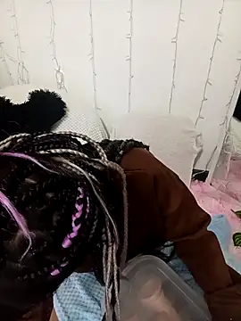 Snapshot of Hellen_dumont chatting on 14, 11, 2025 Hellen dumont online show from 14, 11, 2025