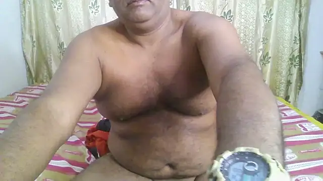 Snapshot of Beargryzzly chatting on 11, 12, 2024 Beargryzzly online show from 11, 12, 2024