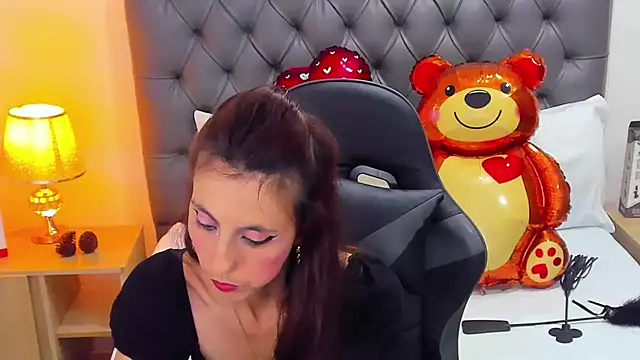 candy summer28 online show from 20, 2, 2025