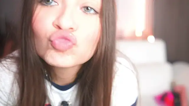 Snapshot of katlyn_martins chatting on 27, 4, 2026 katlyn martins online show from 27, 4, 2026