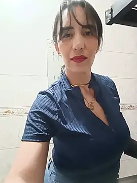 Snapshot of christine-x chatting on 19, 5, 2026 christine-x online show from 19, 5, 2026