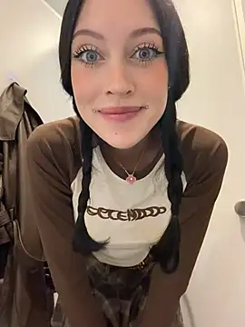 Snapshot of Melissa_crazy chatting on 4, 5, 2026 Melissa crazy online show from 4, 5, 2026