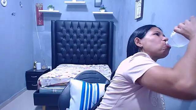 Letty Plugxo online show from 5, 3, 2026