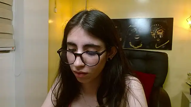 Snapshot of LenaRoses chatting on 4, 3, 2025 LenaRoses online show from 4, 3, 2025