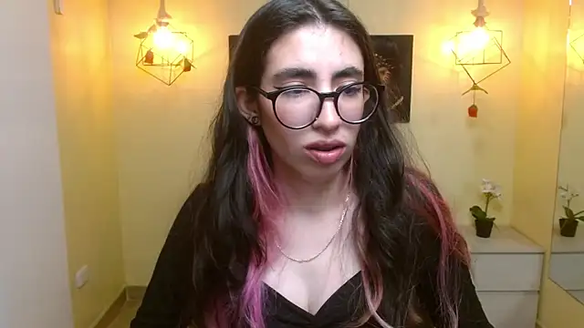 Snapshot of LenaRoses chatting on 22, 3, 2025 LenaRoses online show from 22, 3, 2025