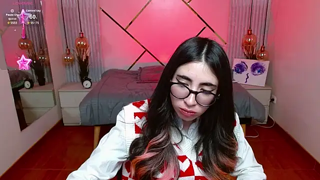 Snapshot of LenaRoses chatting on 3, 6, 2026 LenaRoses online show from 3, 6, 2026