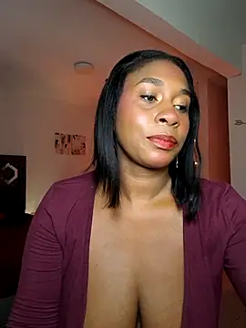 HanaThompson online show from 3, 12, 2025