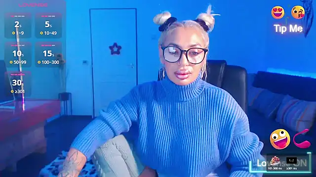 Snapshot of beauty_chl0e chatting on 1, 12, 2025 beauty chl0e online show from 1, 12, 2025