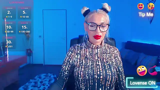 Snapshot of beauty_chl0e chatting on 17, 12, 2025 beauty chl0e online show from 17, 12, 2025