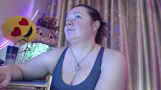 Snapshot of amorelara chatting on 23, 4, 2026 amorelara online show from 23, 4, 2026