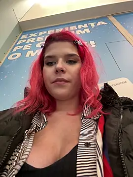 Snapshot of RiriRoseey chatting on 1, 2, 2025 RiriRoseey online show from 1, 2, 2025