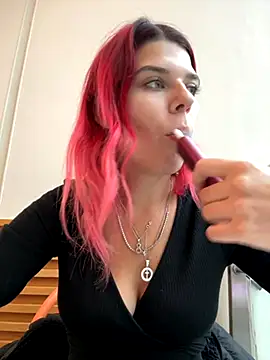 Snapshot of RiriRoseey chatting on 7, 10, 2025 RiriRoseey online show from 7, 10, 2025