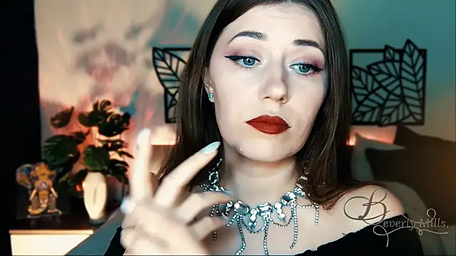 Snapshot of MissBeverlyMills chatting on 9, 2, 2025 MissBeverlyMills online show from 9, 2, 2025